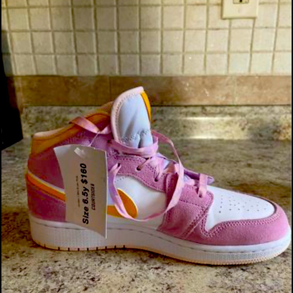 Nike Jordan 1 sneakers